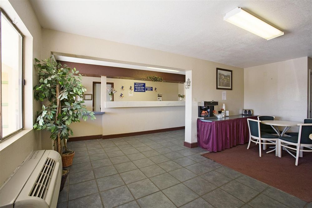 Americas Value - At&t Center/fort Sam Houston Motel 2*